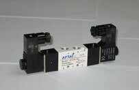 亞德客4V120-06二位五通雙向電磁閥58元 電壓 AC220V/DC24V