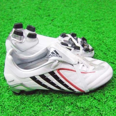 プレデター マニア 白 ミックス アディダス プレデター マニア