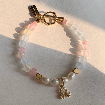 魅力與智慧手鍊：魅力與智慧之石，激發思維，增強溝通協調能力。