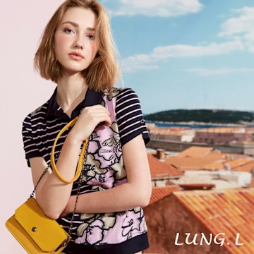 LUNG.L林佳樺 藍色條紋拼接粉色花樣短袖女裝polo上衣LR61A