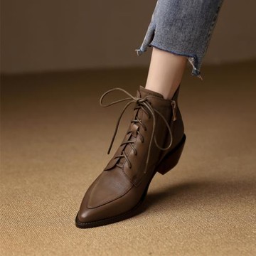 復古法式尖頭短靴女中跟系帶馬丁靴秋冬新款女靴子粗跟真皮及踝靴
