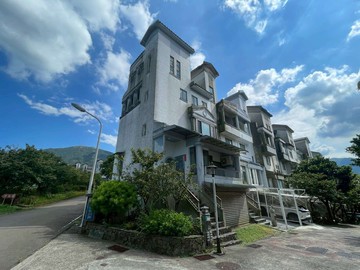 全新裝潢高級~陽明山溫泉透天｜新北市金山區山城路