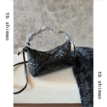 小眾設計師2025包包新款小香風菱格手提波士頓枕頭包高級感斜挎包