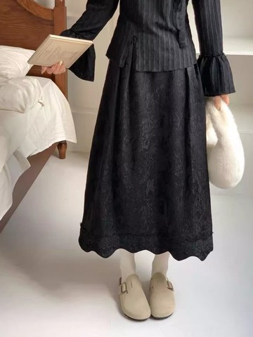 黑色 復古提花少女花瓣裙 百搭半身裙 秋冬A字長裙