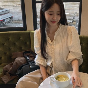 ˏˋ 𝐻𝑒𝑦 𝑆𝑝𝑟𝑖𝑛𝑔 - ̗̀ 🌷⛅️ ̖́‎韓國chic春季新款豎條木耳甜美氣質襯衫