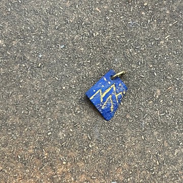 雲霧繚繞的山脈/墜子