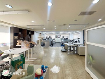 大巨蛋旁純辦大樓1-請洽小巢胡旭文｜台北市松山區光復南路