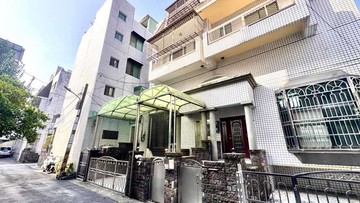 仁雄登發商圏/澄清湖/面寬雙車位/庭院車墅｜高雄市鳥松區夢裡路