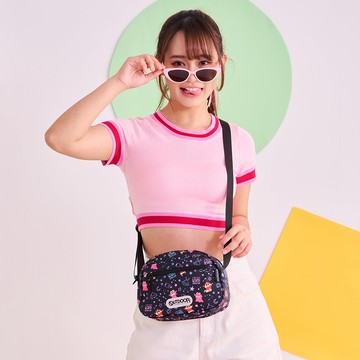 【BAG TO YOU】OUTDOOR-Crayon Shinchan蠟筆小新鱷魚阿山橫式側背包-黑色 ODCS24H04BK