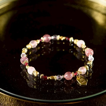 春去春會來 // C1549草莓晶粉晶紅石榴手鍊