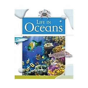 Life in Oceans (Library Binding)