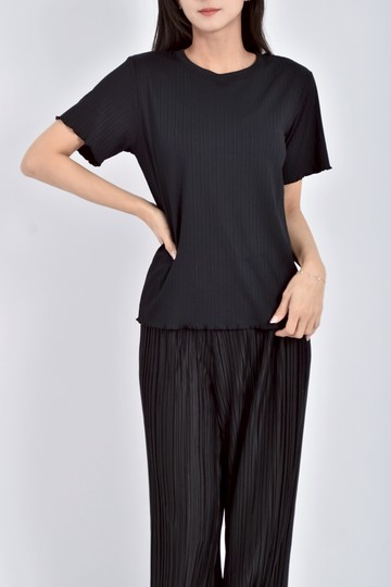 (S) 衣芙花邊素面黑色短袖上衣