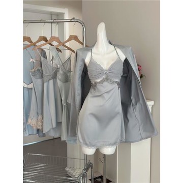 Nicelaisiii 碎冰藍網紗蕾絲緞面吊帶裙女秋季帶外袍胸墊性感睡裙