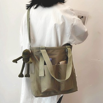 熱賣爆款秋季新款休閒女士斜挎包韓版文藝純色學生單肩包大容量簡約補習包L0801 27MU