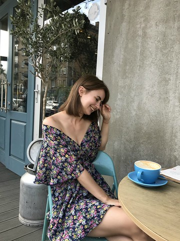 女式雪紡碎花連衣裙*短袖褶皺連衣裙*夏季沙灘裙