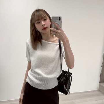 【Aa.chic】輕盈斜肩針織短袖上衣(三色).女裝/輕盈/針織/短袖/斜肩/上衣/柔軟/日常/百搭【C318622】