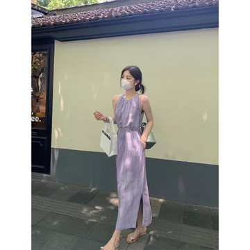 77store 系帶收腰顯瘦吊帶連衣裙女2025夏季新款開叉無袖掛脖長裙