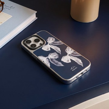【Beautiful in White 02】銀框磨砂面 MagSafe iPhone手機殼