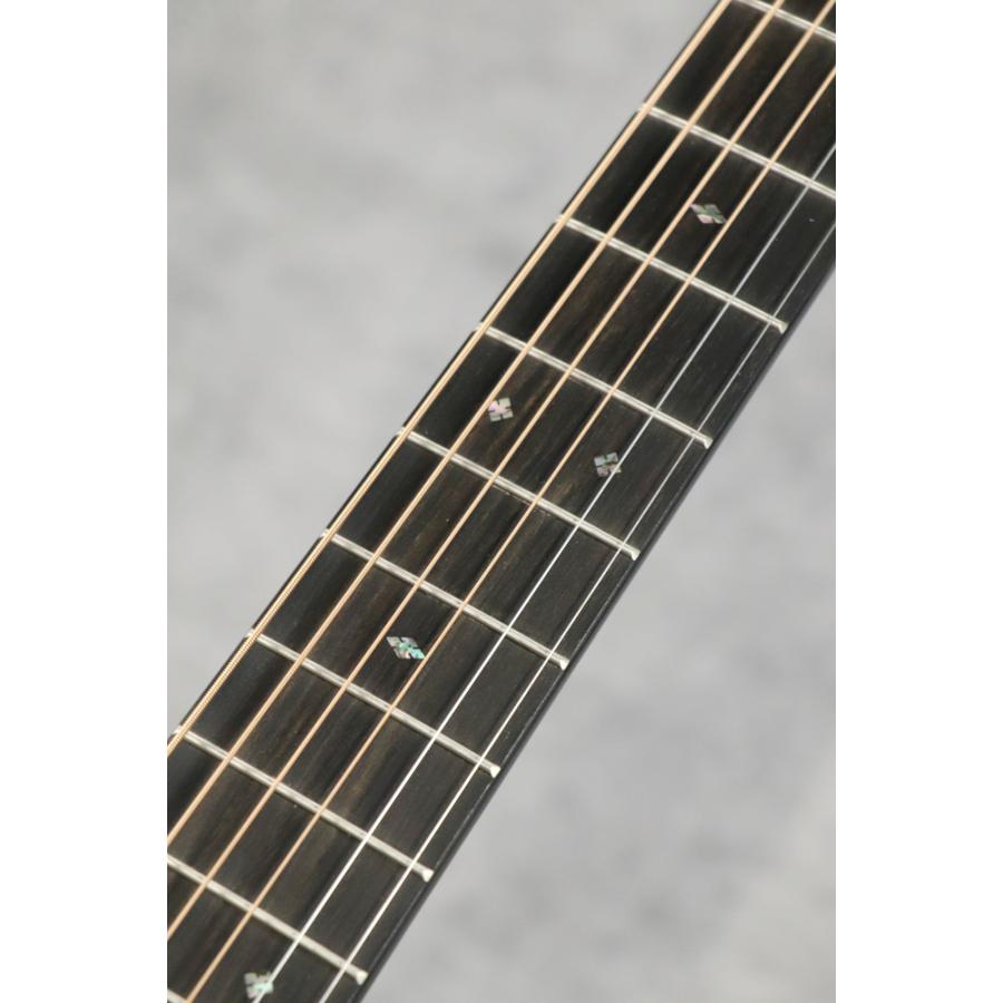 Martin   Standard Series 000-28 Natural  (S N 2672355)(梅田店)