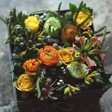 【花意空間 Flower Space】 鮮花-禮盒花 暖陽 禮盒花 (含包裝)《全台配送》