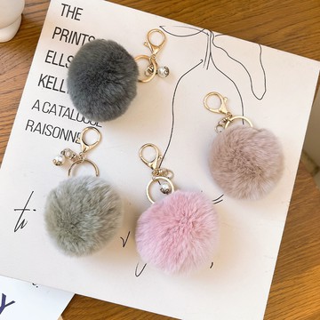 天藍小舖-珍珠毛球吊飾-共4色-$99【A11110363】