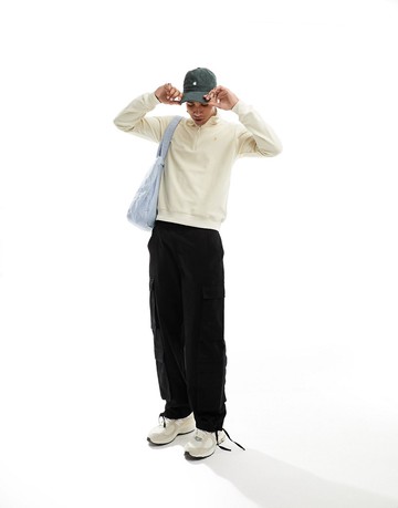 Farah weah half zip sweat in off white