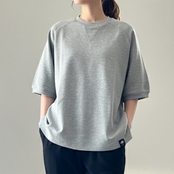 2025 秋冬新款【男女同款】側開衩 襯墊袖 寬鬆版型 T恤【灰色】