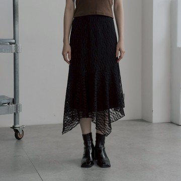 QUEENSHOP_S 女裝 下擺不規則剪接傘擺設計蕾絲七分裙-黑S/M 現+預 【03021757】