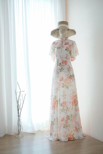 雪紡喇叭袖印花長洋裝