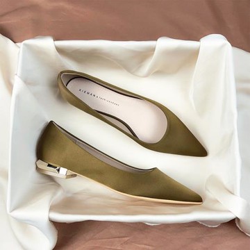 1961黑色職業平底女款鞋2024年新款春夏季緞面氣質淺口工作單鞋