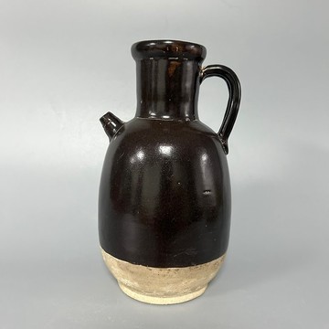唐黑釉執壺