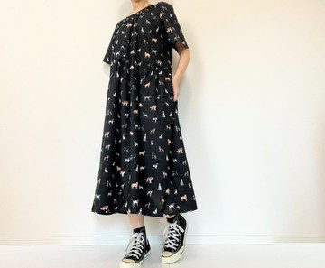 經典狗狗半袖連身裙 附口袋 黑色 純棉材質 適合帶寵物外出穿著