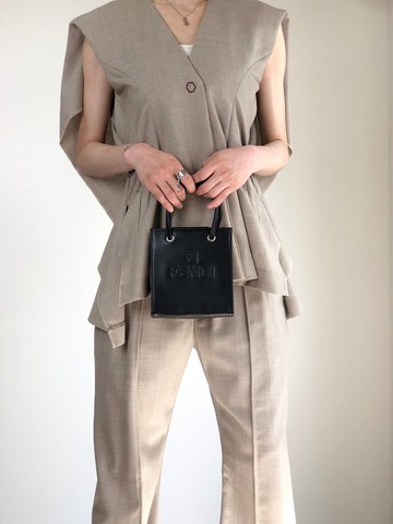 【日本直送 名牌中古包】FENDI 芬迪 手提包 黑色 壓印 Logo 皮革 迷你包 vintage 古著 p2sp67