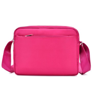 I.Dear-韓系時尚男女出遊輕便尼龍防潑水方包肩背斜背包(BG88桃紅)