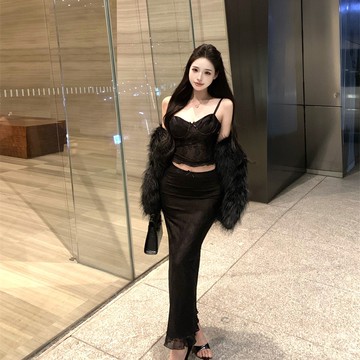 實拍實價祕境黑蕾絲套裝性感吊帶上衣顯瘦包臀半身裙女秋冬搭配整套
