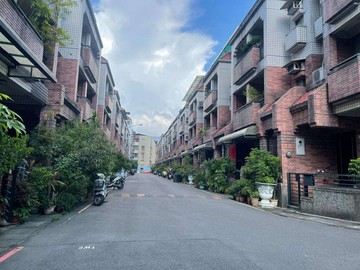 內壢後站國泰香榭新象稀有美透天別墅晏姐獨家｜桃園市中壢區富強西街