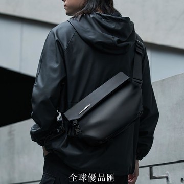 【全球優品匯】斜挎包男士大容量潮工裝單肩包機能騎行郵差包背包男包定