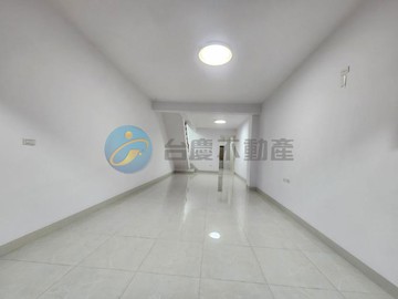 大寮中庄臨8米路翻新四房透天店住｜高雄市大寮區忠孝路