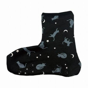 日本 Poka 保暖襪-黑底月亮貓 短襪 裏起毛 襪套 室內拖鞋 防滑鞋底 襪子 地板襪【南風百貨】