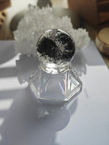 天然閃靈鑽大顆水晶球|含底座|清透含豐富礦物|最佳治療水晶