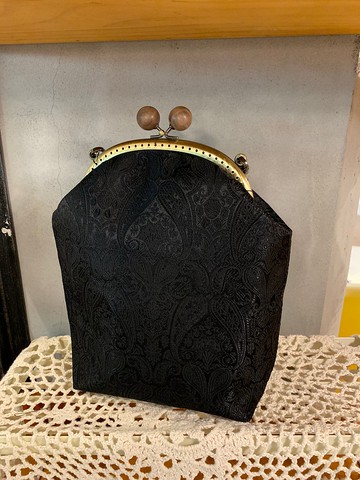 預留品 MBC 人手製 黑色腰果花織錦 16cm 框