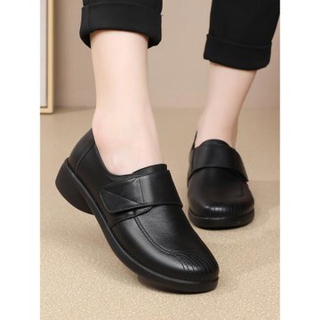 老人奶奶皮鞋女媽媽單鞋舒適大碼真皮低跟輕便中老年女鞋軟底防滑