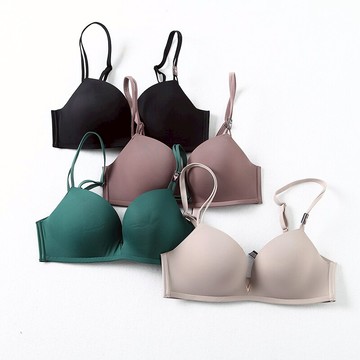 1028-10 敲舒適！零束縛無鋼圈聚攏文胸內衣1入