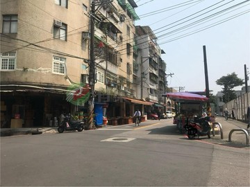 百福黃昏市場地段佳面寬全聯旁店面｜基隆市七堵區福五街