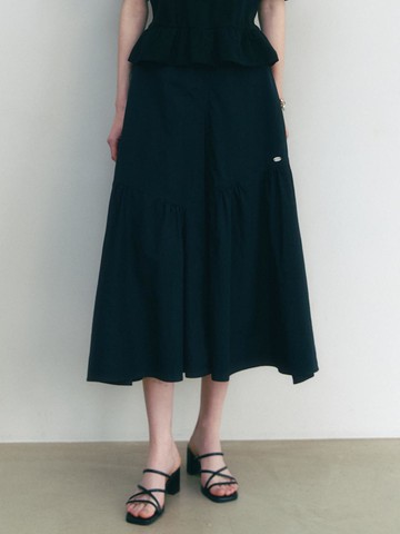 Unbalanced-Hem Tiered Flare Skirt [Black]