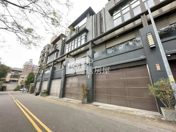 中山醫捷運站~面公園磐石典雅電梯雙車別墅｜台中市南區德吉街