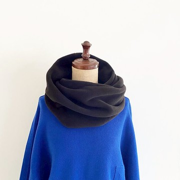 一戴上就時尚感UP | 輕盈保暖抓絨圍脖 | 黑色 素色 中性款