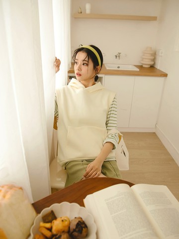 內磨毛袋鼠口袋連帽背心