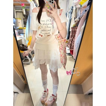 【寬鬆顯瘦好】斜肩短袖T恤女 上衣女短袖 夏季手繪塗鴉印花休閒一字肩短袖上衣 短袖上衣 短袖t恤女 寬鬆顯瘦休閒T恤