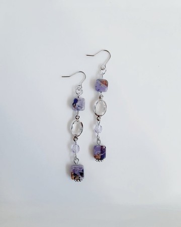 紫染帝國碧璽與壓克力框飾耳環，適合生日禮物，懸吊式設計，可更換為抗過敏耳針或耳夾。